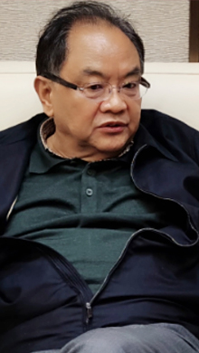 中央文史研究館館員、中國(guó)文聯(lián)原副主席、中國(guó)文藝評(píng)論家協(xié)會(huì)原主席、著名文藝評(píng)論家仲呈祥