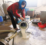 奶業(yè)困局，路在何方？