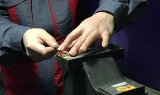 徒手配鑰匙、冰火焊鋼管&hellip;&hellip;這些航天工匠們的超群技藝令人嘆服！