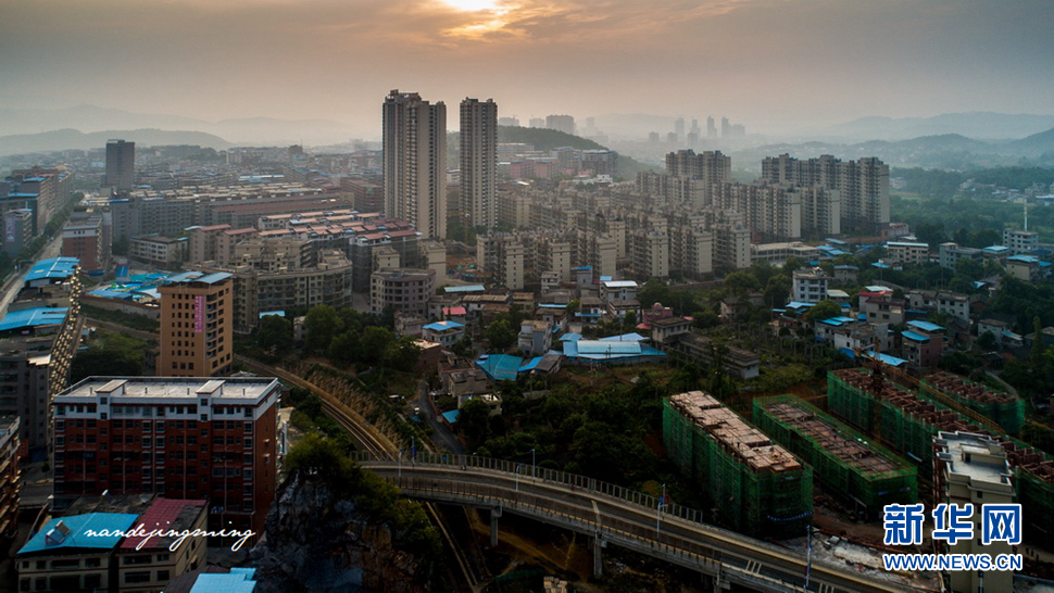 改革開放40年，縣城變化令人驚