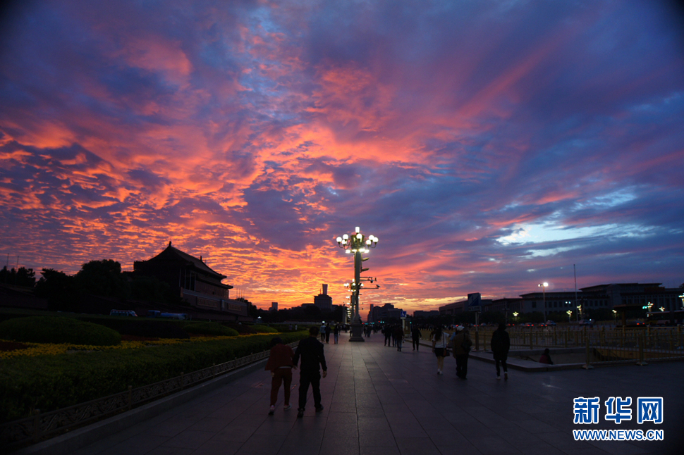 美哉，天安門！