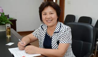 揚(yáng)州廣陵區(qū)文昌花園社區(qū)居委會(huì)主任鄭翔：大家的笑臉就是我們的幸福