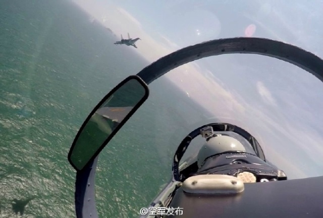 中國空軍多型主戰(zhàn)飛機赴南海戰(zhàn)斗巡航。