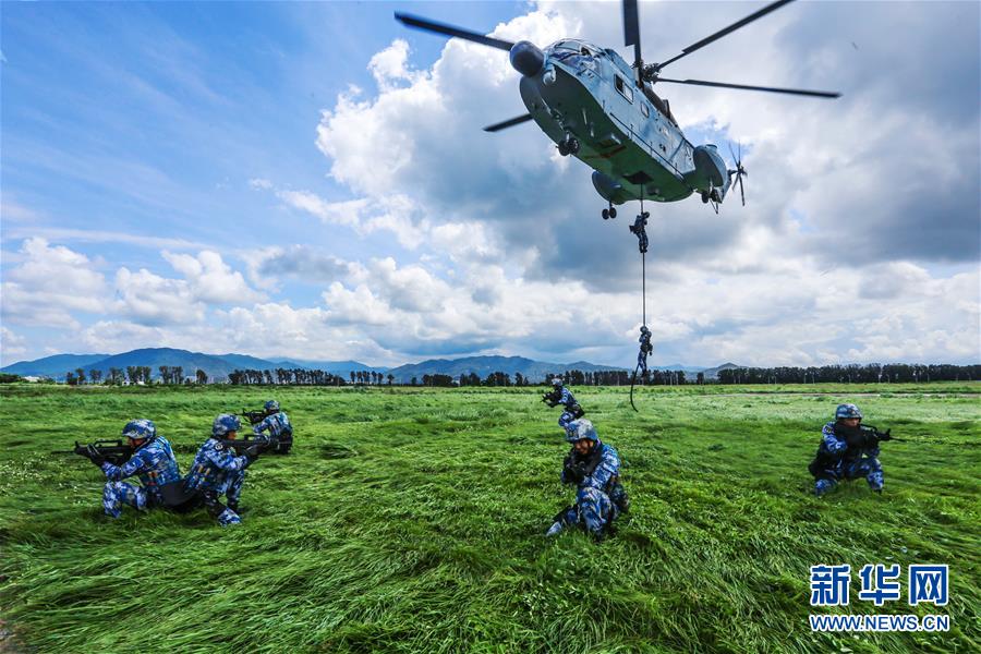 （人民海軍70年&middot;新華全媒頭條&middot;圖文互動）（11）向著深藍(lán)出發(fā)&mdash;&mdash;獻(xiàn)給人民海軍成立70周年