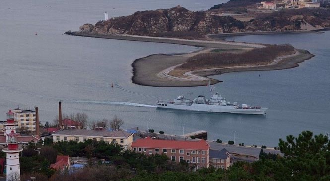 贊！網(wǎng)友俯拍解放軍旅順軍港
