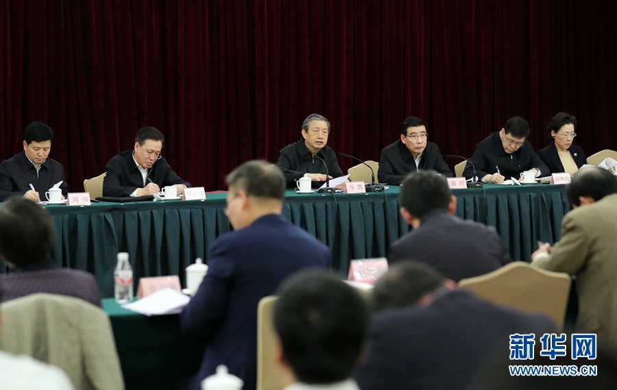 2月28日，國家新材料產(chǎn)業(yè)發(fā)展專家咨詢委員會成立大會在北京召開。中共中央政治局委員、國務院副總理、國家新材料產(chǎn)業(yè)發(fā)展領導小組組長馬凱出席會議并講話。新華社記者劉衛(wèi)兵攝 