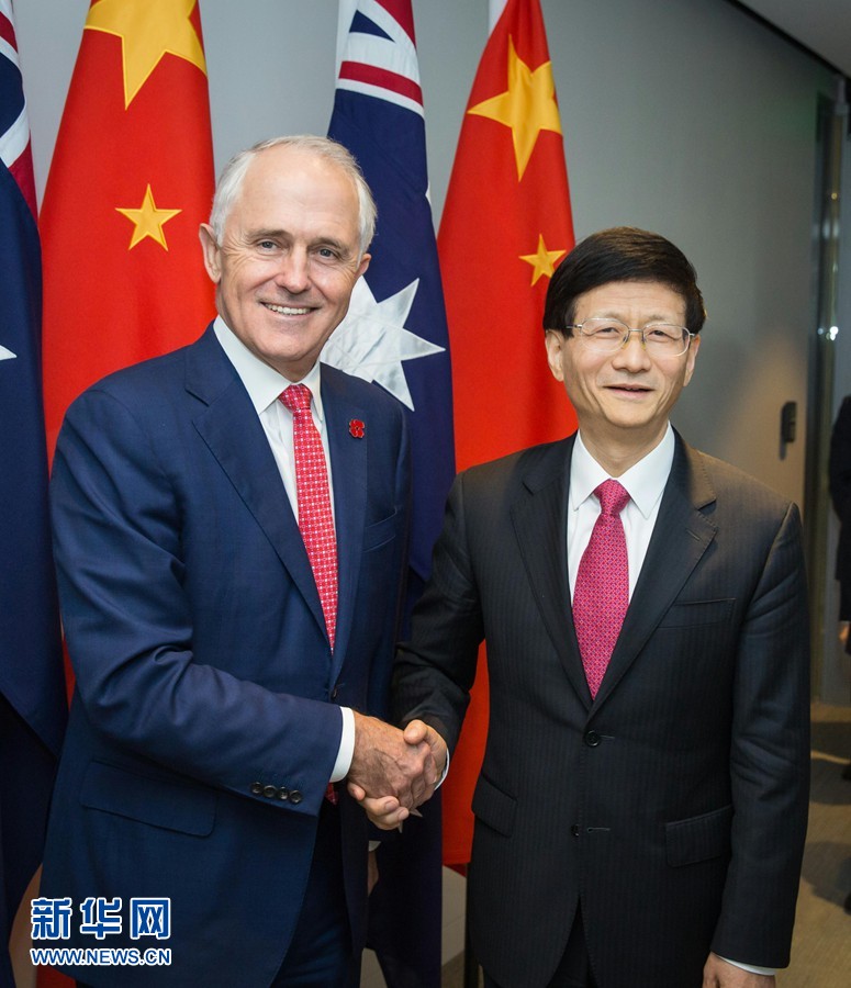 4月21日，正在澳大利亞訪問的中共中央政治局委員、中央政法委書記孟建柱（右）在悉尼會見澳總理特恩布爾。 新華社發(fā)（朱宏業(yè)攝） 
