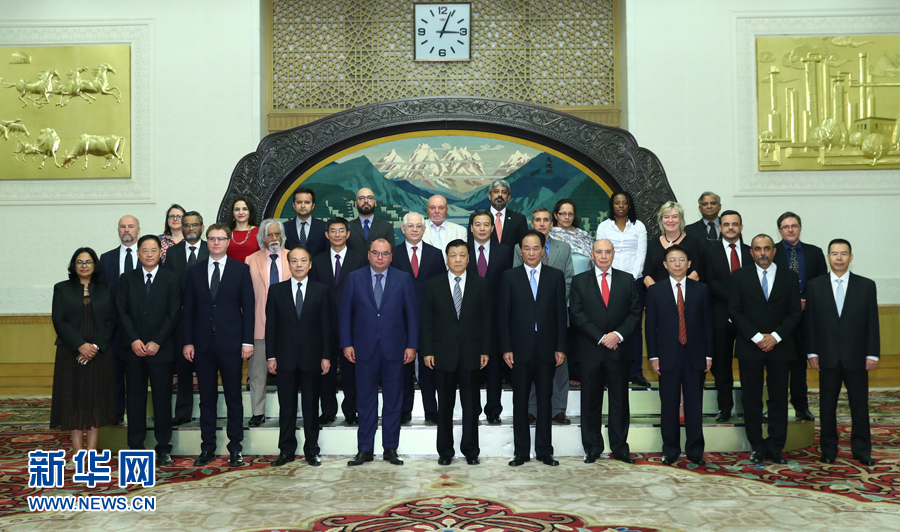 6月7日，中共中央政治局常委、中央書記處書記劉云山在北京會(huì)見金磚國(guó)家媒體高端論壇的媒體代表。新華社記者 謝環(huán)馳 攝