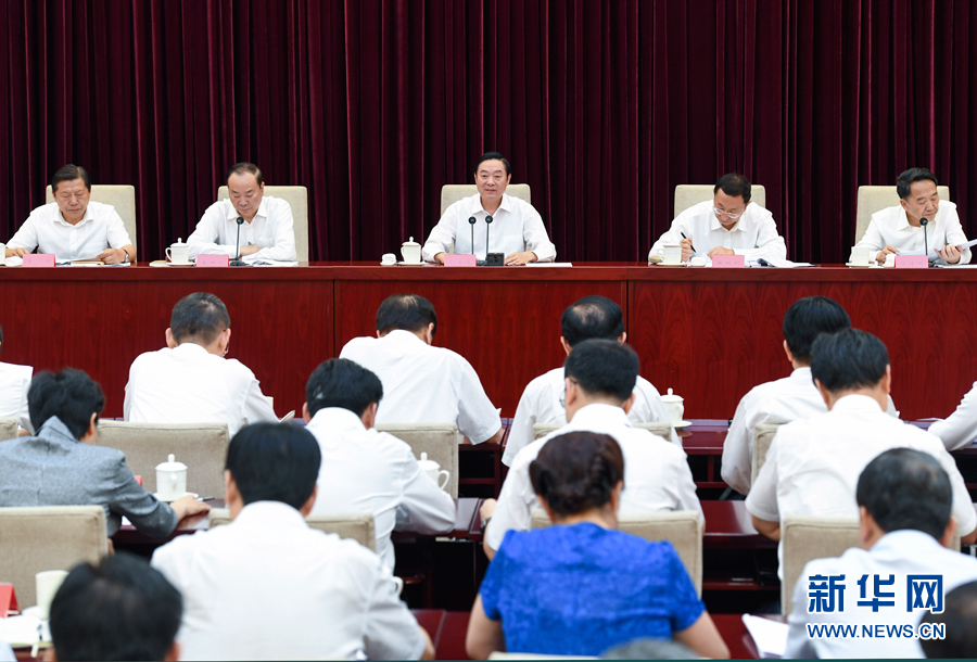 7月28日，中宣部在北京召開全國宣傳部長專題工作會議，學(xué)習(xí)貫徹習(xí)近平總書記在省部級主要領(lǐng)導(dǎo)干部專題研討班上的重要講話精神。中共中央政治局委員、中央書記處書記、中宣部部長劉奇葆出席會議并講話。新華社記者張領(lǐng)攝