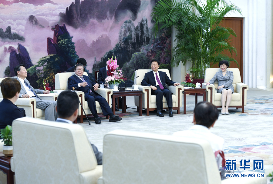 9月20日，國家副主席李源潮在北京會見由黨的最高顧問、前眾議長橫路孝弘率領的日本民進黨政治家代表團。 新華社記者 張領 攝 