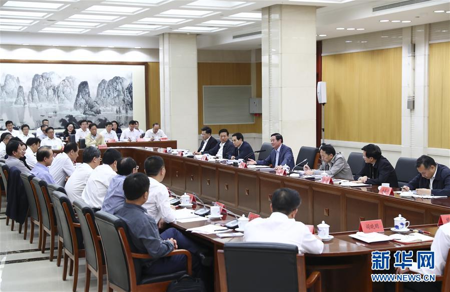 9月21日，中宣部在北京召開中央媒體駐外機(jī)構(gòu)外宣工作座談會(huì)。中共中央政治局委員、中央書記處書記、中宣部部長(zhǎng)劉奇葆出席座談會(huì)并講話。新華社記者 謝環(huán)馳 攝 