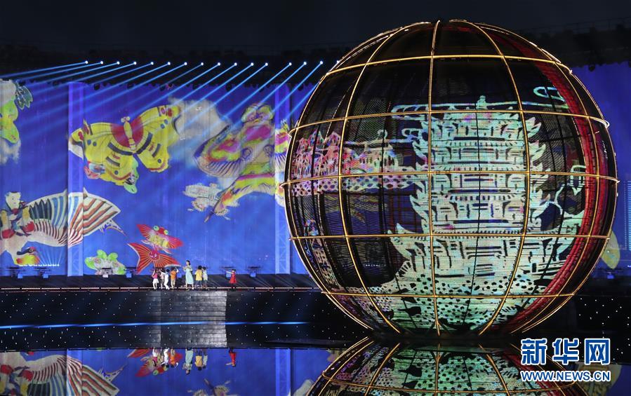 （新華全媒頭條&middot;上合青島峰會&middot;圖文互動）（3）攜手前進(jìn)，開啟上合發(fā)展新征程 &mdash;&mdash;習(xí)近平主席主持上合組織青島峰會 并舉行系列活動紀(jì)實