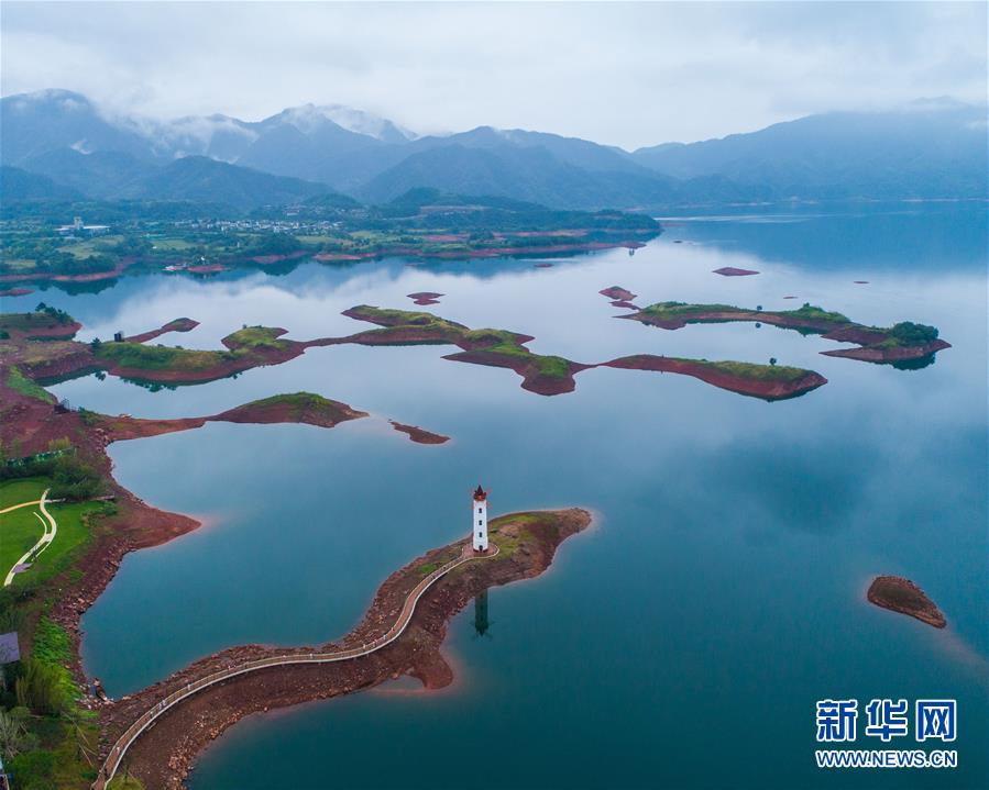（壯闊東方潮 奮進(jìn)新時代&mdash;&mdash;慶祝改革開放40年）（6）美麗中華大地書寫綠色傳奇