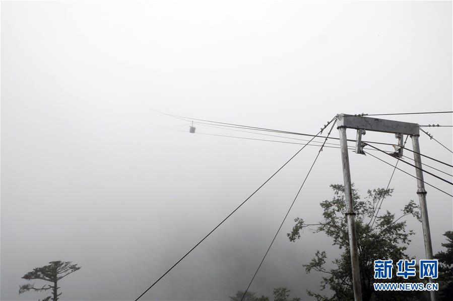 （圖文互動）（8）特寫：&ldquo;八一&rdquo;禮物，飛向云端哨所