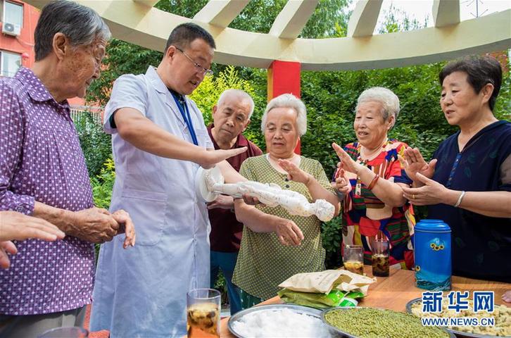 （圖文互動&middot;各民族團結(jié)互助）（9）民族一家親　濃濃團結(jié)情&mdash;&mdash;呼和浩特市清泉街社區(qū)民族團結(jié)工作側(cè)記