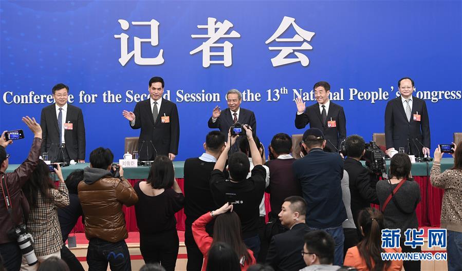 （兩會&middot;XHDW）（1）全國人大相關(guān)負責人就&ldquo;人大立法工作&rdquo;答記者問