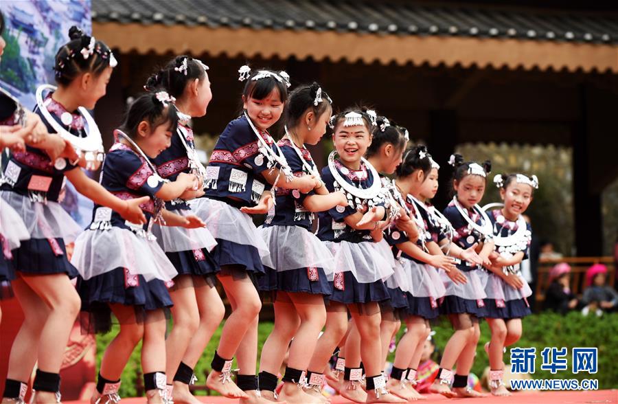 （壯麗70年&middot;奮斗新時(shí)代&middot;圖文互動）（11）奮進(jìn)的阿妹戚托&mdash;&mdash;貴州三寶彝族鄉(xiāng)整鄉(xiāng)搬遷見聞