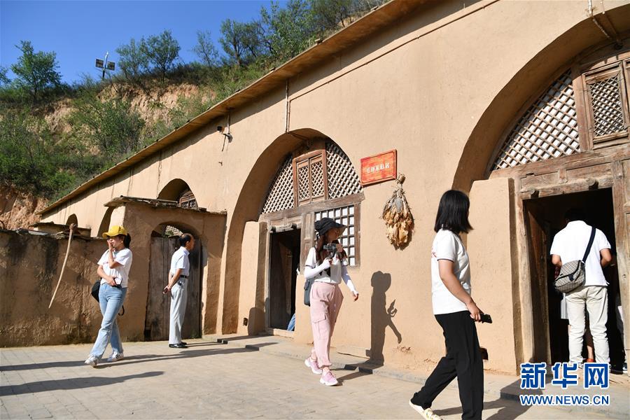 （新華全媒頭條&middot;壯麗70年&middot;奮斗新時(shí)代&mdash;&mdash;記者再走長征路&middot;圖文互動(dòng)）（9）紅星，從這里照耀中國&mdash;&mdash;陜北見證中國革命的歷史轉(zhuǎn)折