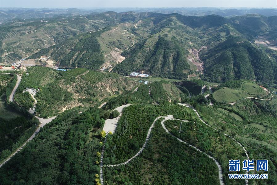 （新華全媒頭條&middot;壯麗70年&middot;奮斗新時(shí)代&mdash;&mdash;記者再走長(zhǎng)征路&middot;圖文互動(dòng)）（8）紅星，從這里照耀中國(guó)&mdash;&mdash;陜北見(jiàn)證中國(guó)革命的歷史轉(zhuǎn)折