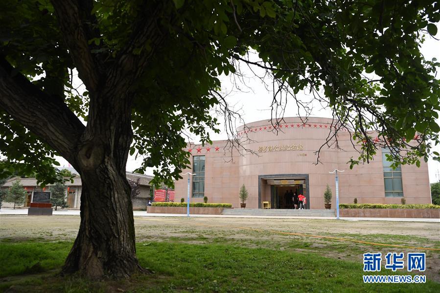 （新華全媒頭條&middot;壯麗70年&middot;奮斗新時代&mdash;&mdash;記者再走長征路&middot;圖文互動）（7）凝聚起救亡圖存的磅礴力量&mdash;&mdash;追記紅軍長征大會師