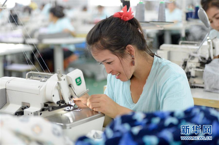 （決戰(zhàn)決勝脫貧攻堅&middot;圖文互動）（2）&ldquo;她力量&rdquo;托起南疆脫貧攻堅&ldquo;新引擎&rdquo;