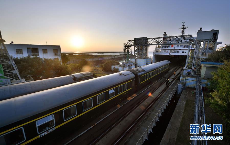 （壯麗70年&middot;奮斗新時(shí)代&mdash;&mdash;共和國發(fā)展成就巡禮）（11）人暢其行、貨暢其流&mdash;&mdash;共和國交通運(yùn)輸業(yè)發(fā)展成就巡禮