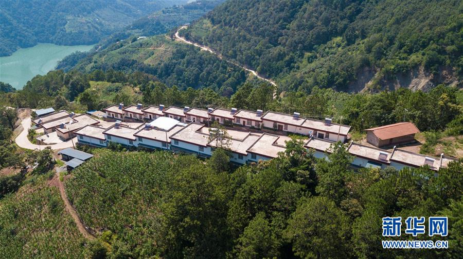 （新華全媒頭條&middot;圖文互動）（3）天翻地覆慨而慷&mdash;&mdash;從慶祝中華人民共和國成立70周年大型成就展看新中國光輝歷程