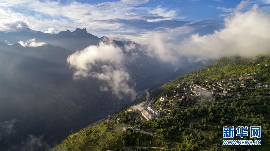 （新華全媒頭條&middot;決戰(zhàn)決勝脫貧攻堅&middot;圖文互動）（1）為了人與自然和諧共生&mdash;&mdash;云南&ldquo;三江并流&rdquo;地區(qū)決戰(zhàn)精準脫貧的&ldquo;生態(tài)畫卷&rdquo;