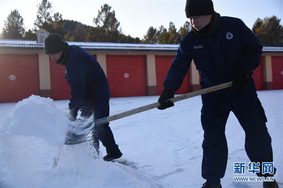 （走基層 聽民聲&middot;圖文互動）（1）皚皚白雪中的一抹&ldquo;火焰藍&rdquo;&mdash;&mdash;走近中國最北消防員