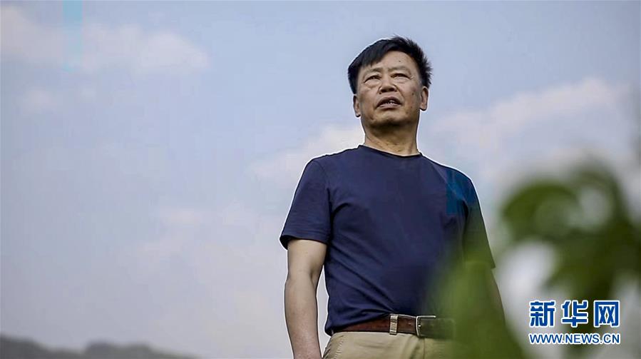 （新華全媒頭條&middot;時(shí)代先鋒&middot;圖文互動(dòng)）（1）&ldquo;要把論文寫(xiě)在大地上&rdquo;&mdash;&mdash;記&ldquo;農(nóng)民院士&rdquo;朱有勇