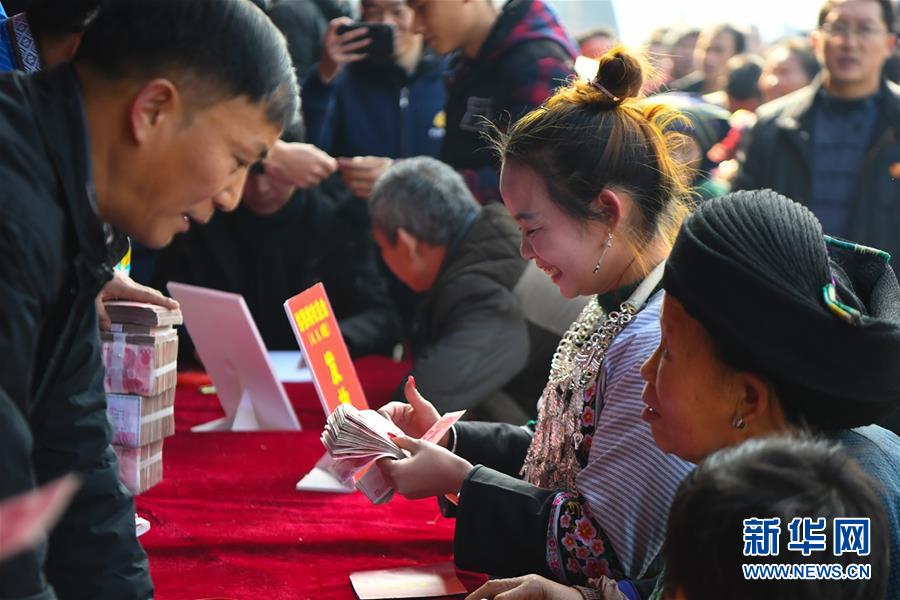 （在習近平新時代中國特色社會主義思想指引下&mdash;&mdash;新時代新作為新篇章&middot;總書記關(guān)切脫貧事&middot;圖文互動）（4）精準扶貧：提速脫貧奔小康
