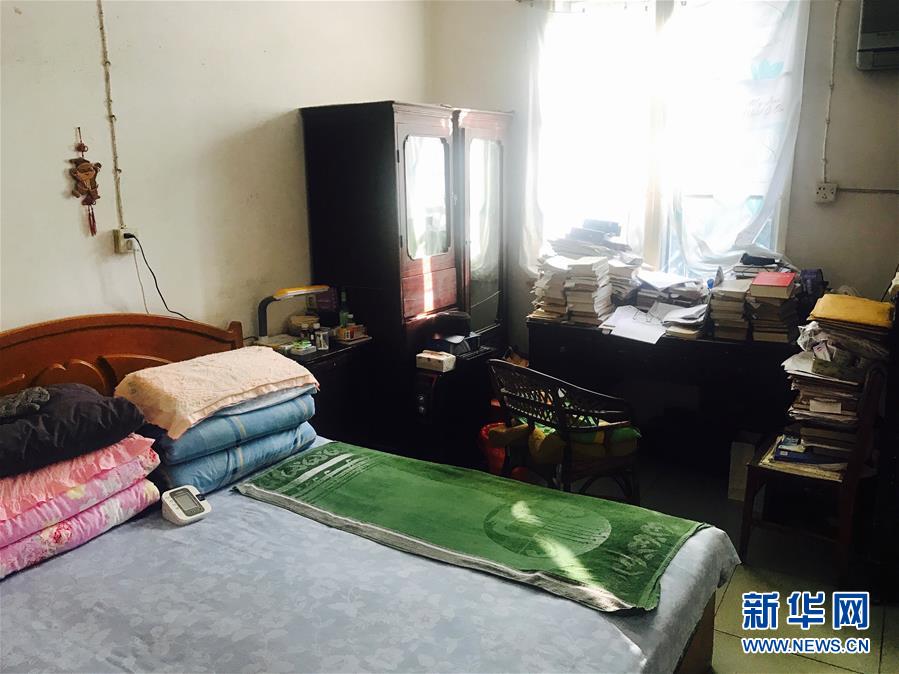 （新華全媒頭條&middot;圖文互動）（11）滄海橫流 信仰彌堅&mdash;&mdash;記共產(chǎn)黨員、湘潭大學九旬教授滄南