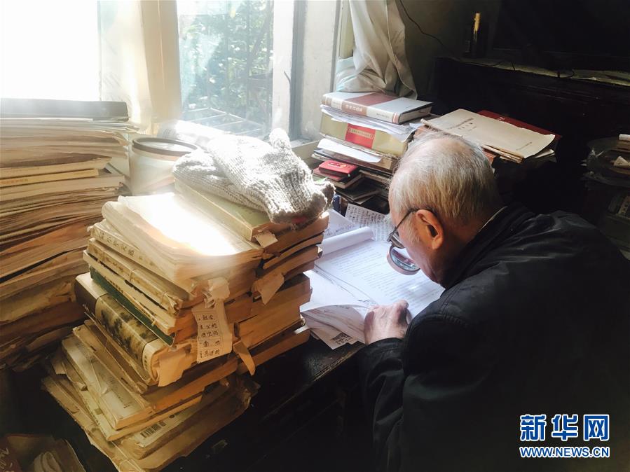 （新華全媒頭條&middot;圖文互動）（10）滄海橫流 信仰彌堅&mdash;&mdash;記共產(chǎn)黨員、湘潭大學九旬教授滄南