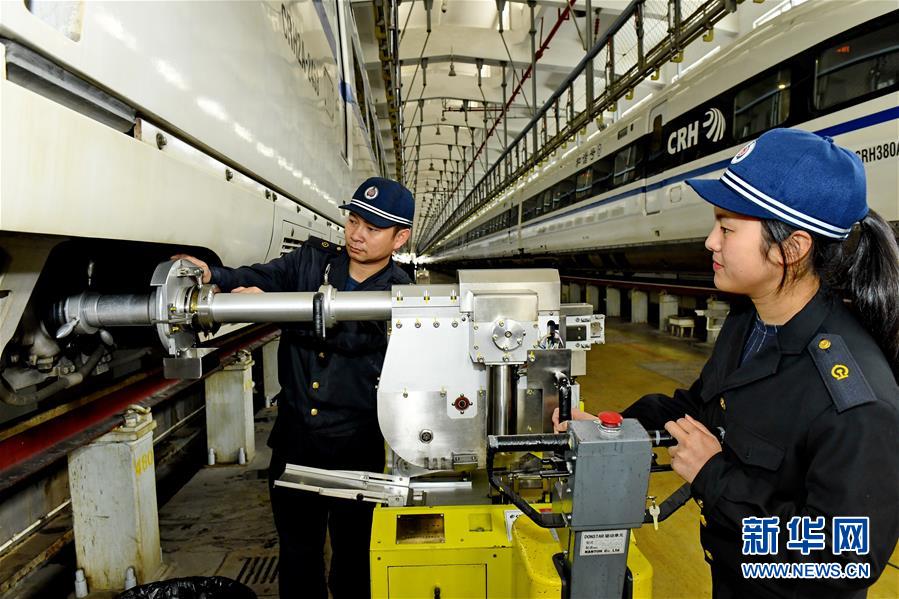 （新春走基層）（6）福建鐵路部門：保安全  迎春運(yùn)