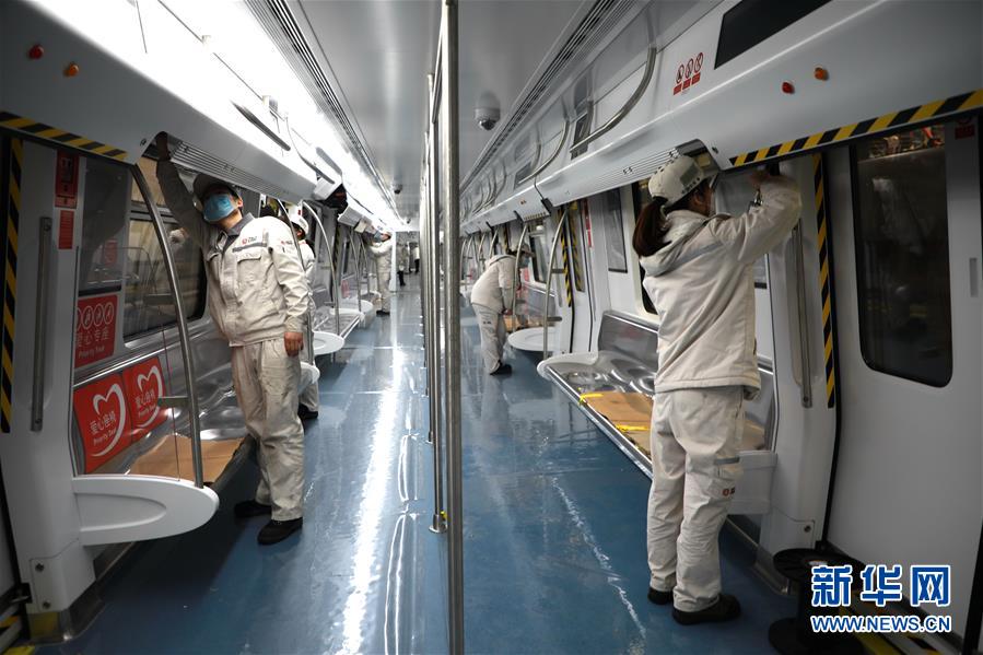 （圖文互動）（3）吃粉擼串，商圈&ldquo;打卡&rdquo;，動車出廠&mdash;&mdash;湖南&ldquo;標簽&rdquo;復(fù)蘇記