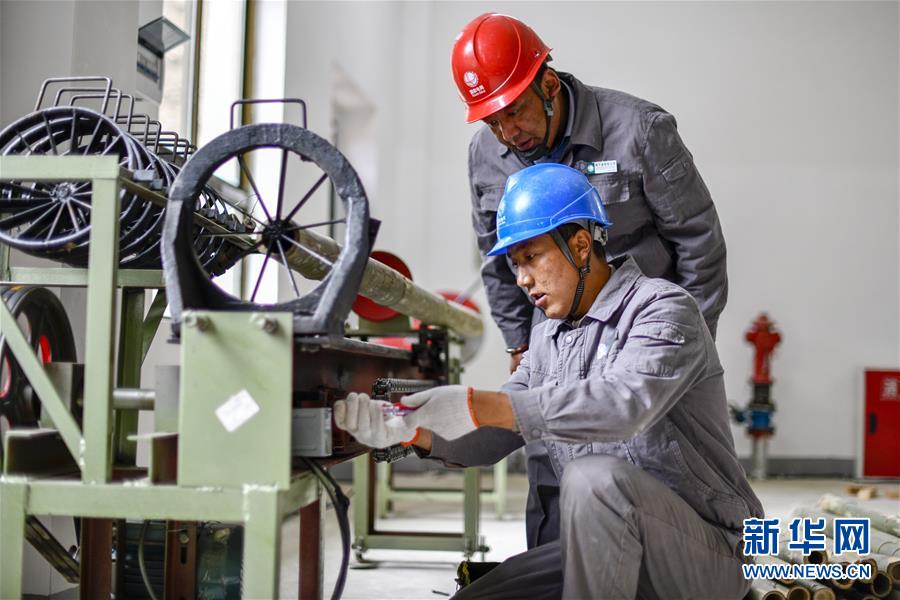 （圖文互動(dòng)）（1）從小水電到大網(wǎng)電&mdash;&mdash;西藏玉麥鄉(xiāng)民生變遷見(jiàn)聞
