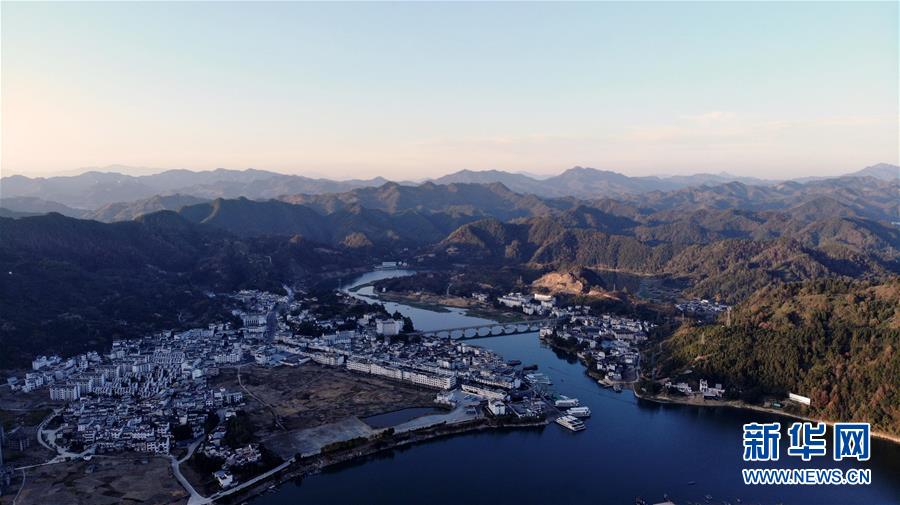 （新華全媒頭條&middot;圖文互動）（5）從&ldquo;藍(lán)圖規(guī)劃&rdquo;到美麗&ldquo;現(xiàn)實(shí)畫卷&rdquo;&mdash;&mdash;長三角一體化高質(zhì)量發(fā)展一年間