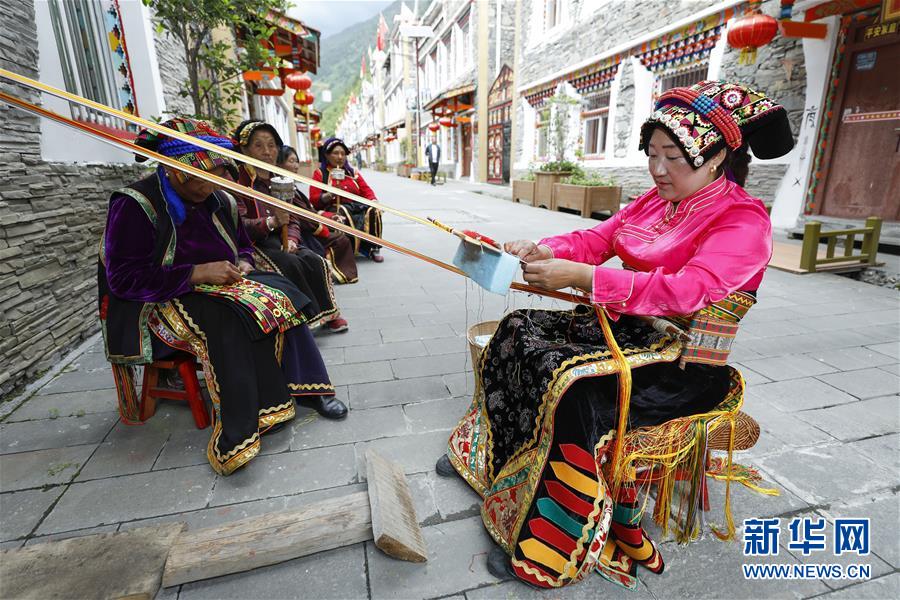 （圖文互動(dòng)）（8）雪山草地展新貌&mdash;&mdash;四川阿壩州脫貧奔小康紀(jì)實(shí)