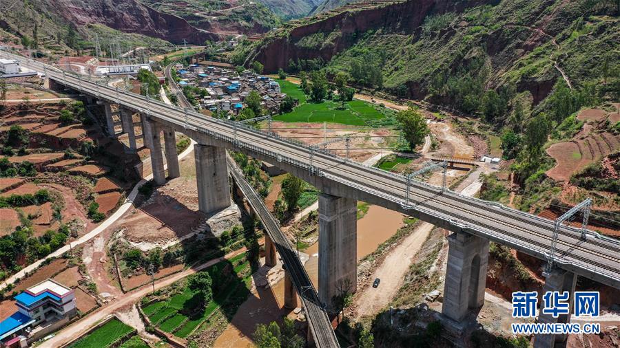 （新華全媒頭條&middot;圖文互動）（1）自強(qiáng)的力量&mdash;&mdash;成昆鐵路通車50年記