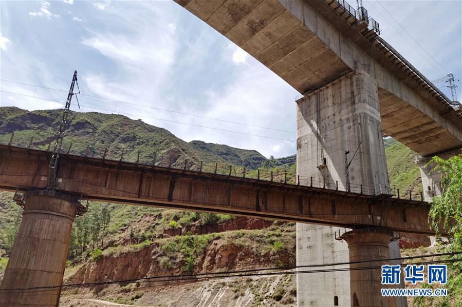 （新華全媒頭條&middot;圖文互動）（15）自強(qiáng)的力量&mdash;&mdash;成昆鐵路通車50年記
