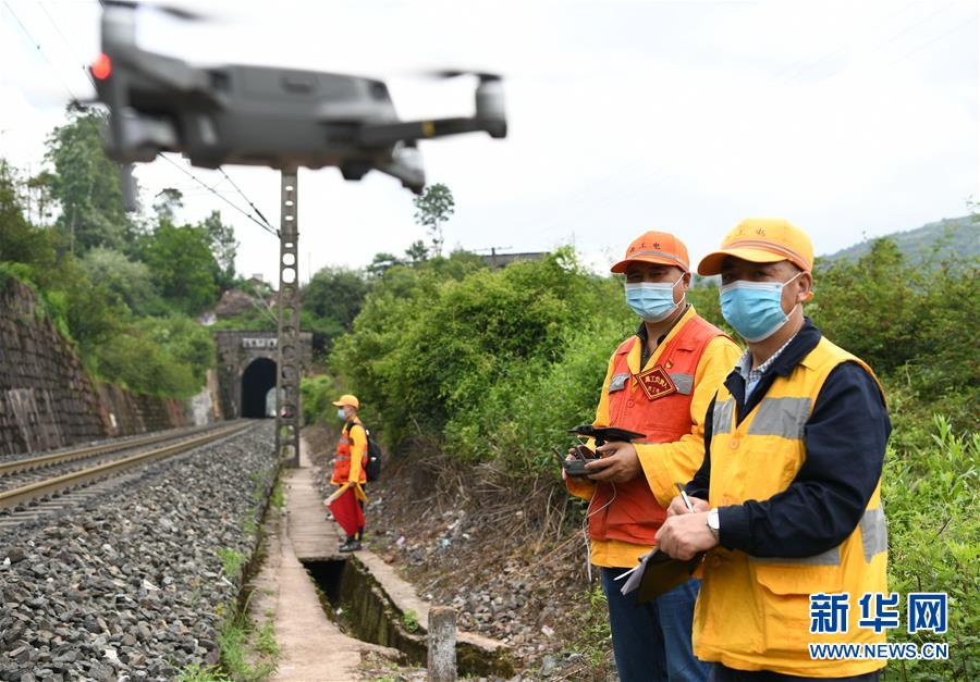 （新華全媒頭條&middot;圖文互動）（14）自強(qiáng)的力量&mdash;&mdash;成昆鐵路通車50年記