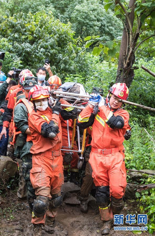 （防汛抗洪&middot;圖文互動）（8）湖北黃梅山體滑坡事故救援紀實