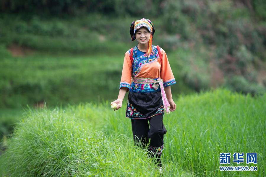 （新華全媒頭條&middot;走向我們的小康生活&middot;圖文互動(dòng)）（4）那山，那人，那苗寨&mdash;&mdash;十八洞村三代人的奮斗史