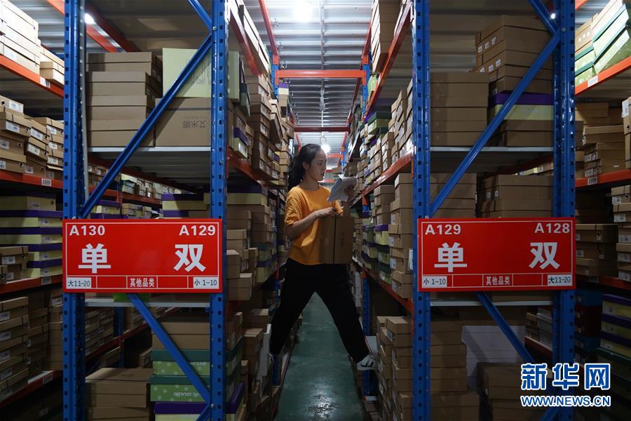 （民生直通車&middot;圖文互動）（5）生產(chǎn)線&ldquo;突圍&rdquo; 創(chuàng)新領跑&ldquo;下一站&rdquo;&mdash;&mdash;&ldquo;中國女鞋之都&rdquo;轉型升級之路
