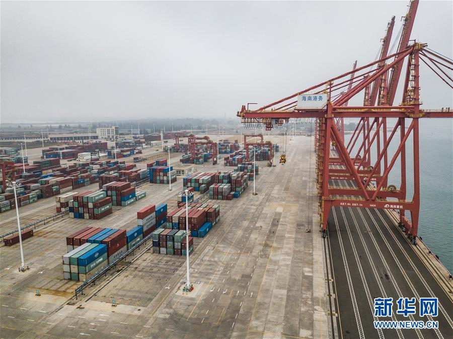 （在習(xí)近平新時(shí)代中國(guó)特色社會(huì)主義思想指引下&mdash;&mdash;新時(shí)代新作為新篇章&middot;習(xí)近平總書(shū)記關(guān)切事&middot;圖文互動(dòng)）（3）感受開(kāi)放新魅力&mdash;&mdash;海南自由貿(mào)易港建設(shè)開(kāi)局觀察