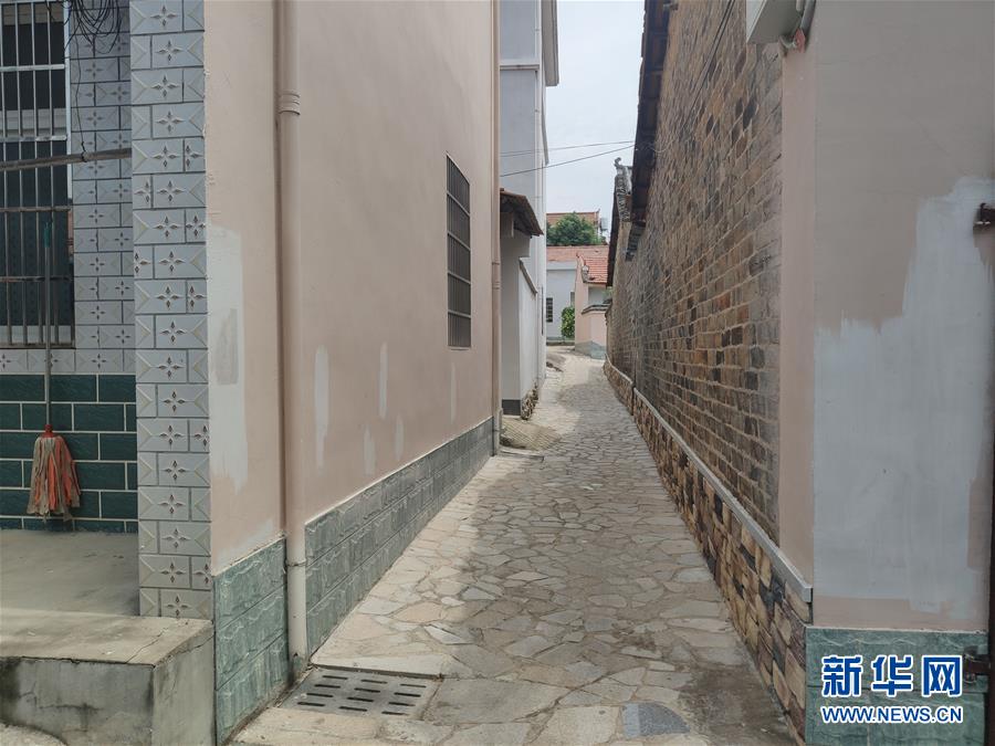 （總書(shū)記推動(dòng)的改革身邊事&middot;基層治理改革篇&middot;圖文互動(dòng)）（3）特寫(xiě)：&ldquo;銅墻鐵壁&rdquo;是怎樣煉成的？&mdash;&mdash;小村戰(zhàn)&ldquo;疫&rdquo;折射基層治理密碼