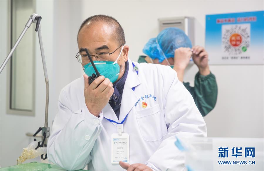 （圖文互動）（1）追趕時(shí)間的人&mdash;&mdash;記&ldquo;人民英雄&rdquo;國家榮譽(yù)稱號獲得者張定宇