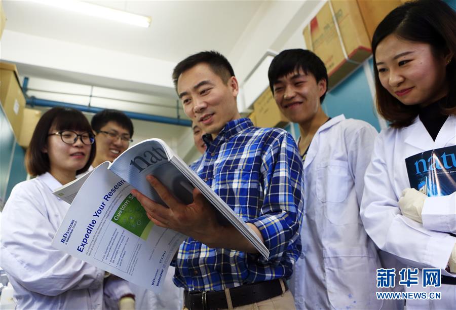 （在習(xí)近平新時(shí)代中國特色社會(huì)主義思想指引下&mdash;&mdash;新時(shí)代新作為新篇章&middot;習(xí)近平總書記關(guān)切事&middot;圖文互動(dòng)）（4）終不悔為國為民，攀高峰只爭朝夕&mdash;&mdash;來自科學(xué)家們的動(dòng)人故事