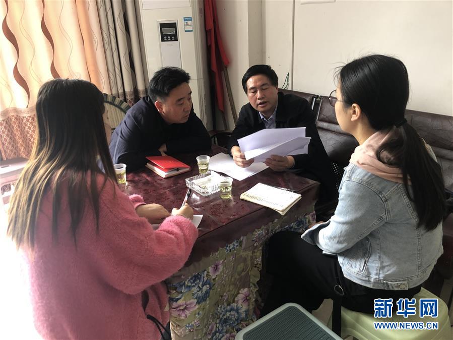 （新華全媒頭條&middot;決戰(zhàn)決勝脫貧攻堅(jiān)&middot;督戰(zhàn)未摘帽貧困縣&middot;圖文互動(dòng)）（1）把&ldquo;最能打的人&rdquo;放在最需要的地方&mdash;&mdash;聚焦貴州未脫貧縣里的&ldquo;助攻干部&rdquo;