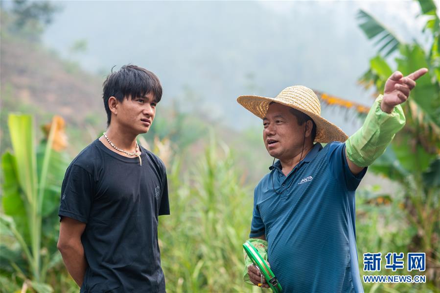 （新華全媒頭條&middot;決戰(zhàn)決勝脫貧攻堅(jiān)&middot;督戰(zhàn)未摘帽貧困縣&middot;圖文互動(dòng)）（15）脫貧的歌聲&mdash;&mdash;云南直過(guò)民族和人口較少民族共入新時(shí)代